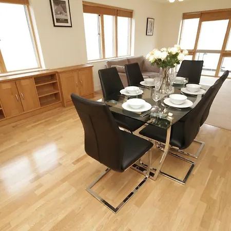 Apartment Best Location With Waterviews