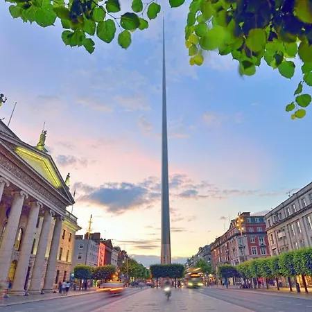 Best Location With Waterviews * Dublin