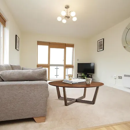 Apartment Best Location With Waterviews *